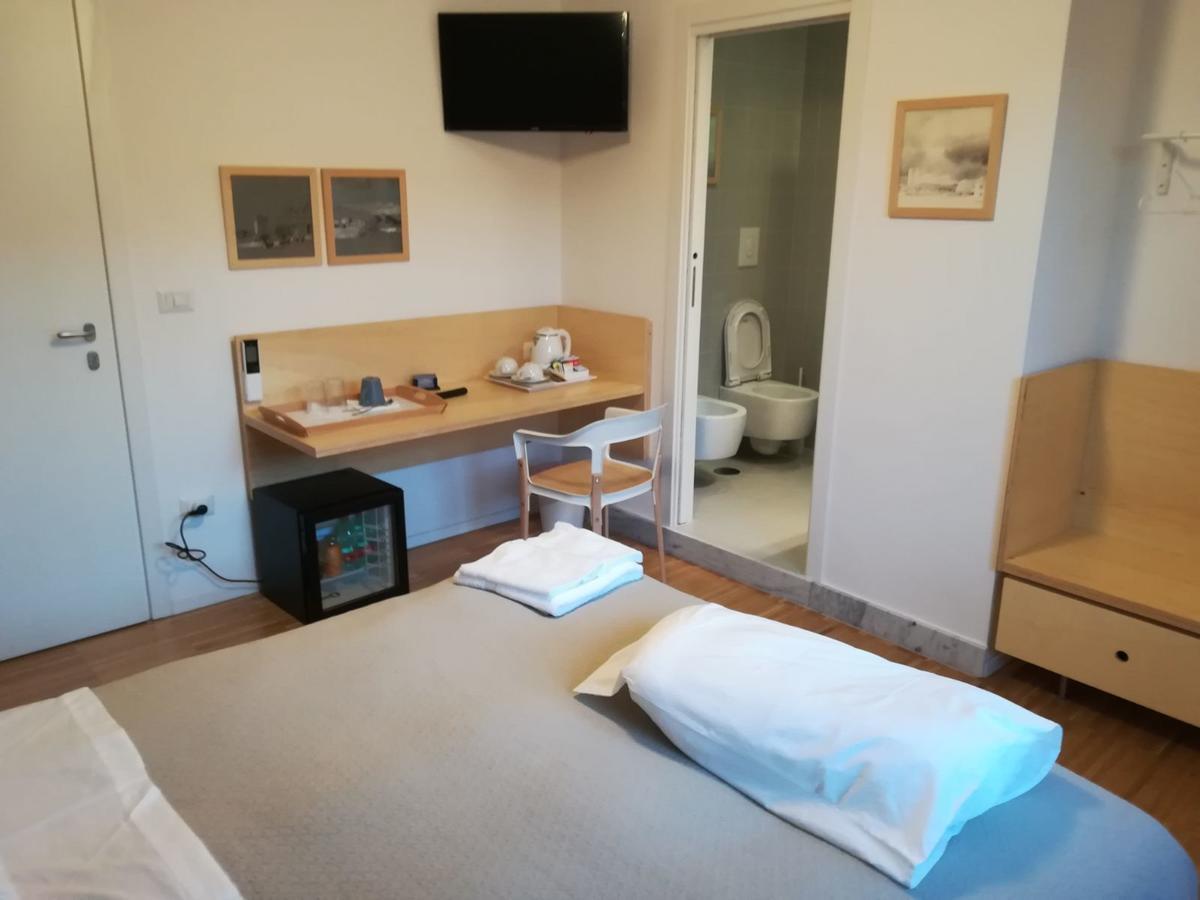 Le Stanze Di Piazza Dei Martiri Bed and Breakfast Napels Buitenkant foto