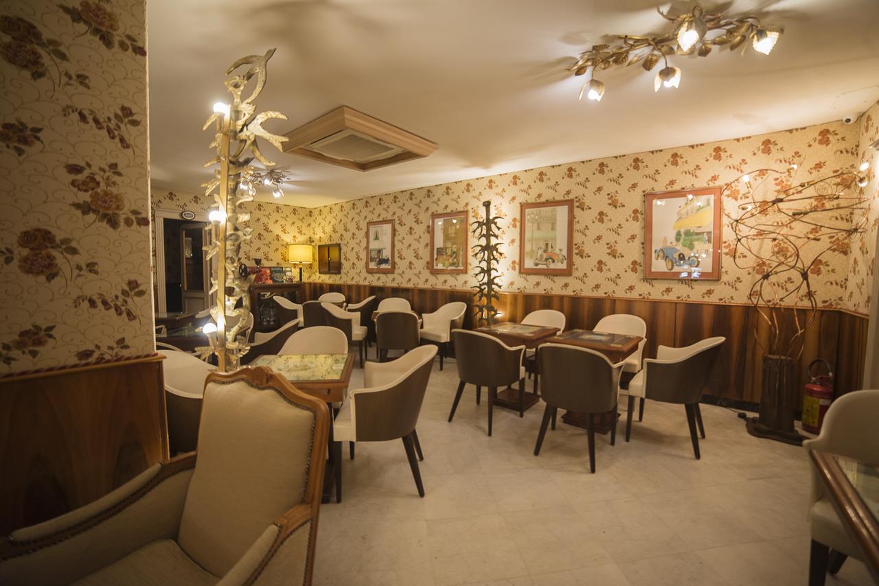 Le Stanze Di Piazza Dei Martiri Bed and Breakfast Napels Buitenkant foto