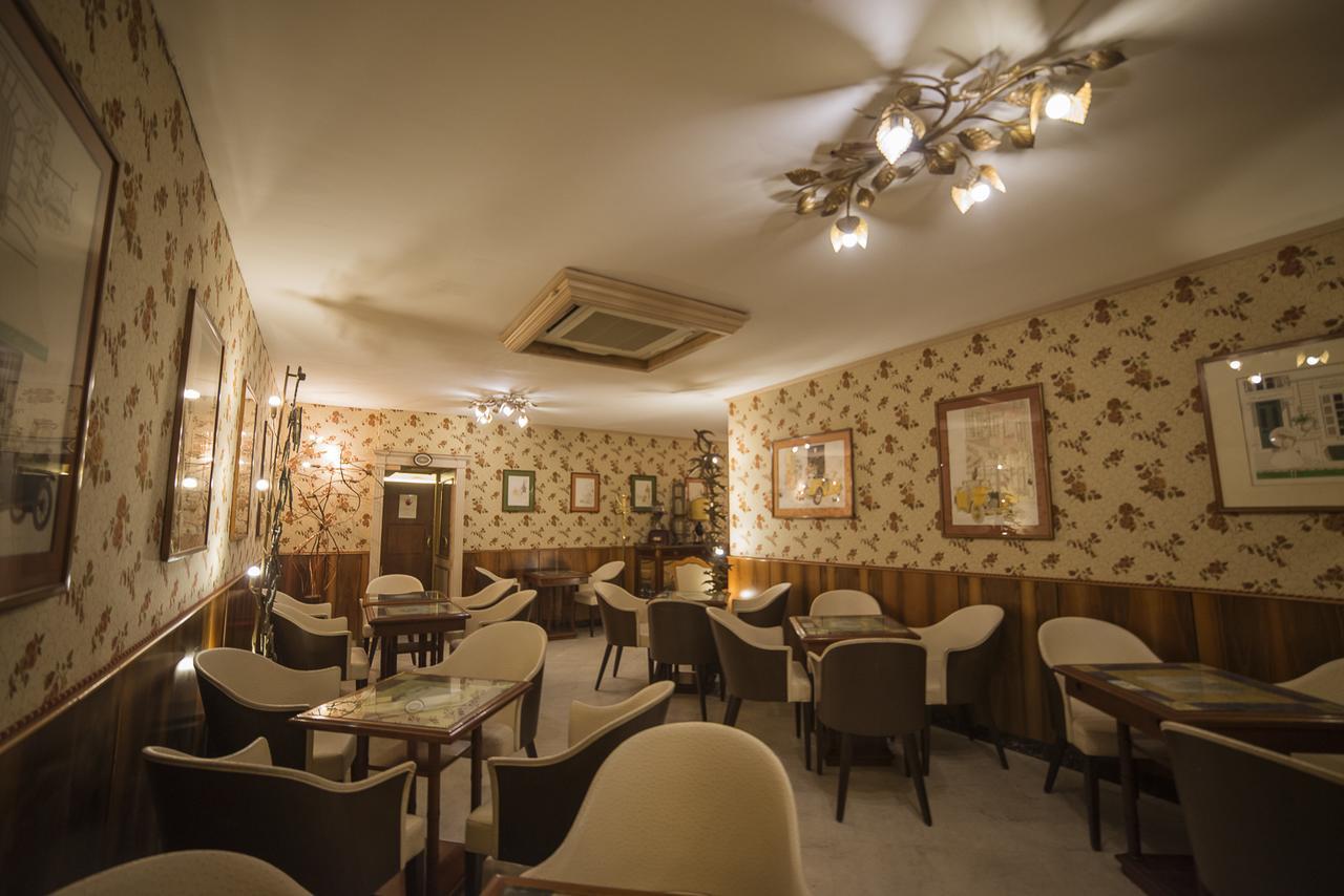 Le Stanze Di Piazza Dei Martiri Bed and Breakfast Napels Buitenkant foto