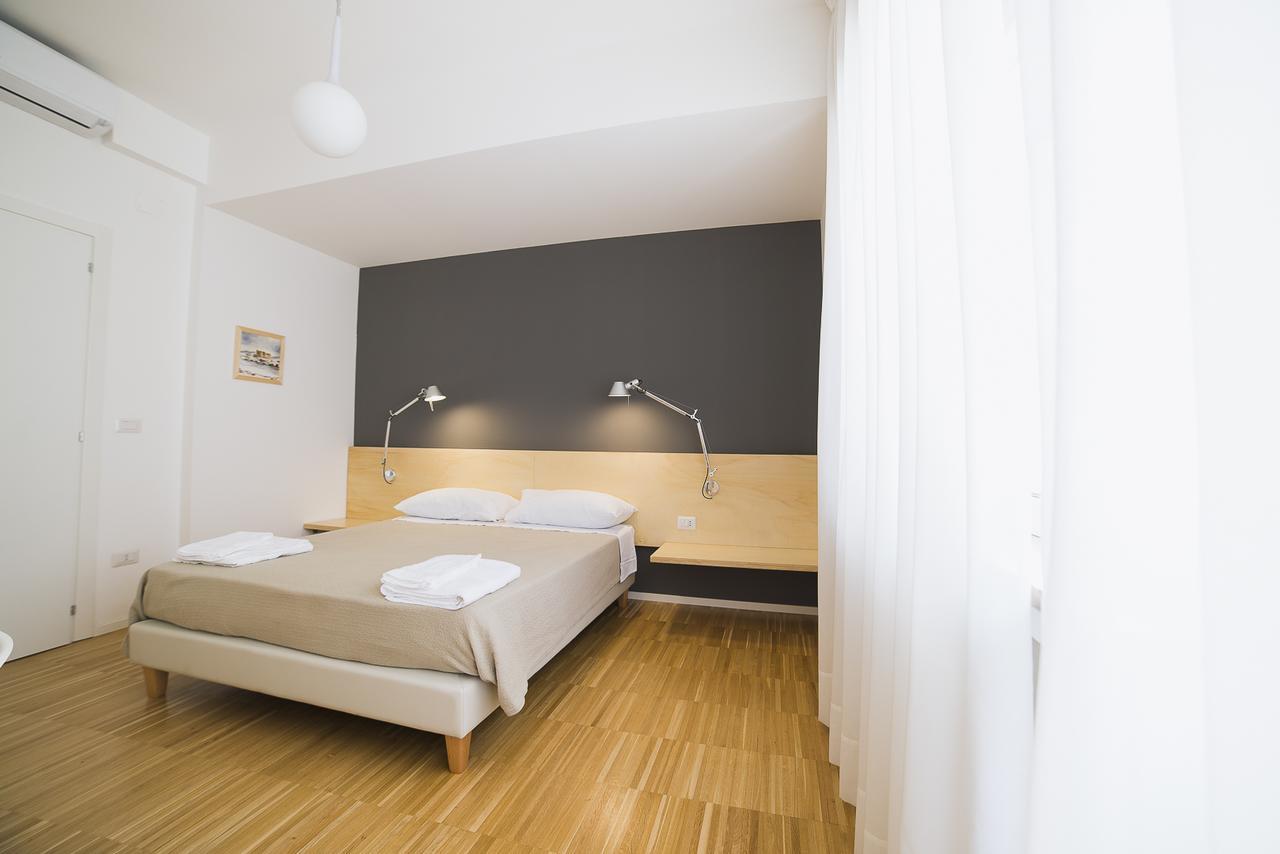 Le Stanze Di Piazza Dei Martiri Bed and Breakfast Napels Buitenkant foto