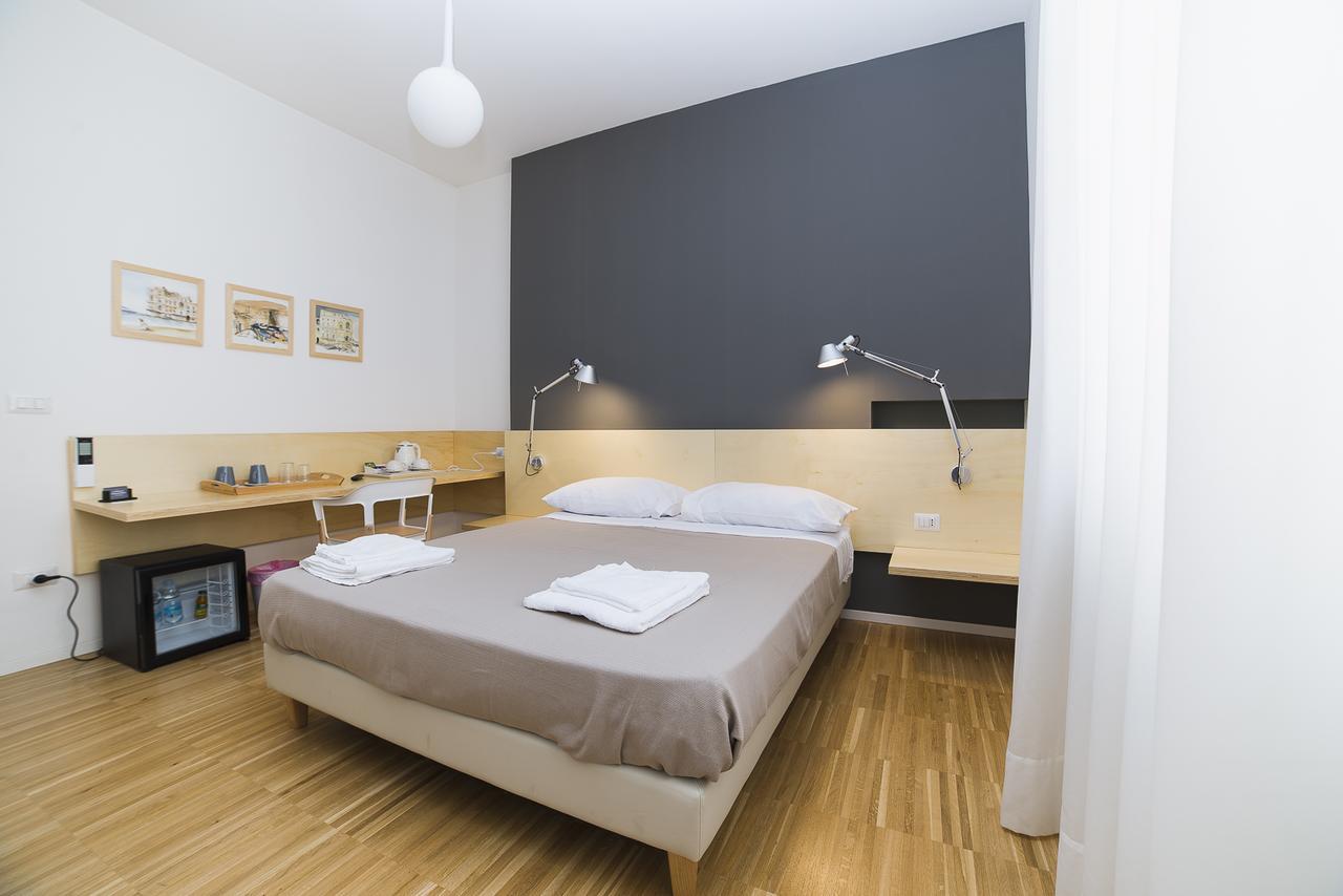 Le Stanze Di Piazza Dei Martiri Bed and Breakfast Napels Buitenkant foto