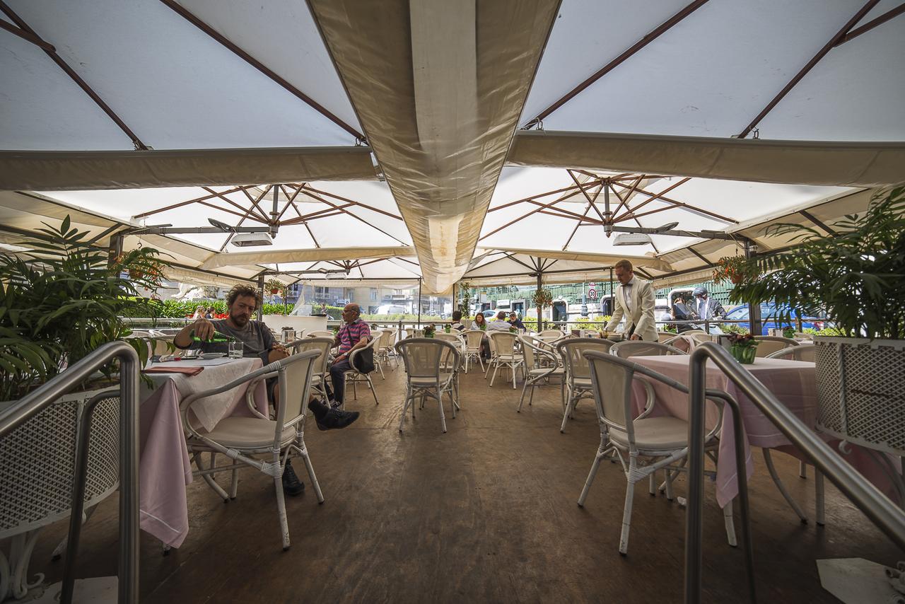 Le Stanze Di Piazza Dei Martiri Bed and Breakfast Napels Buitenkant foto