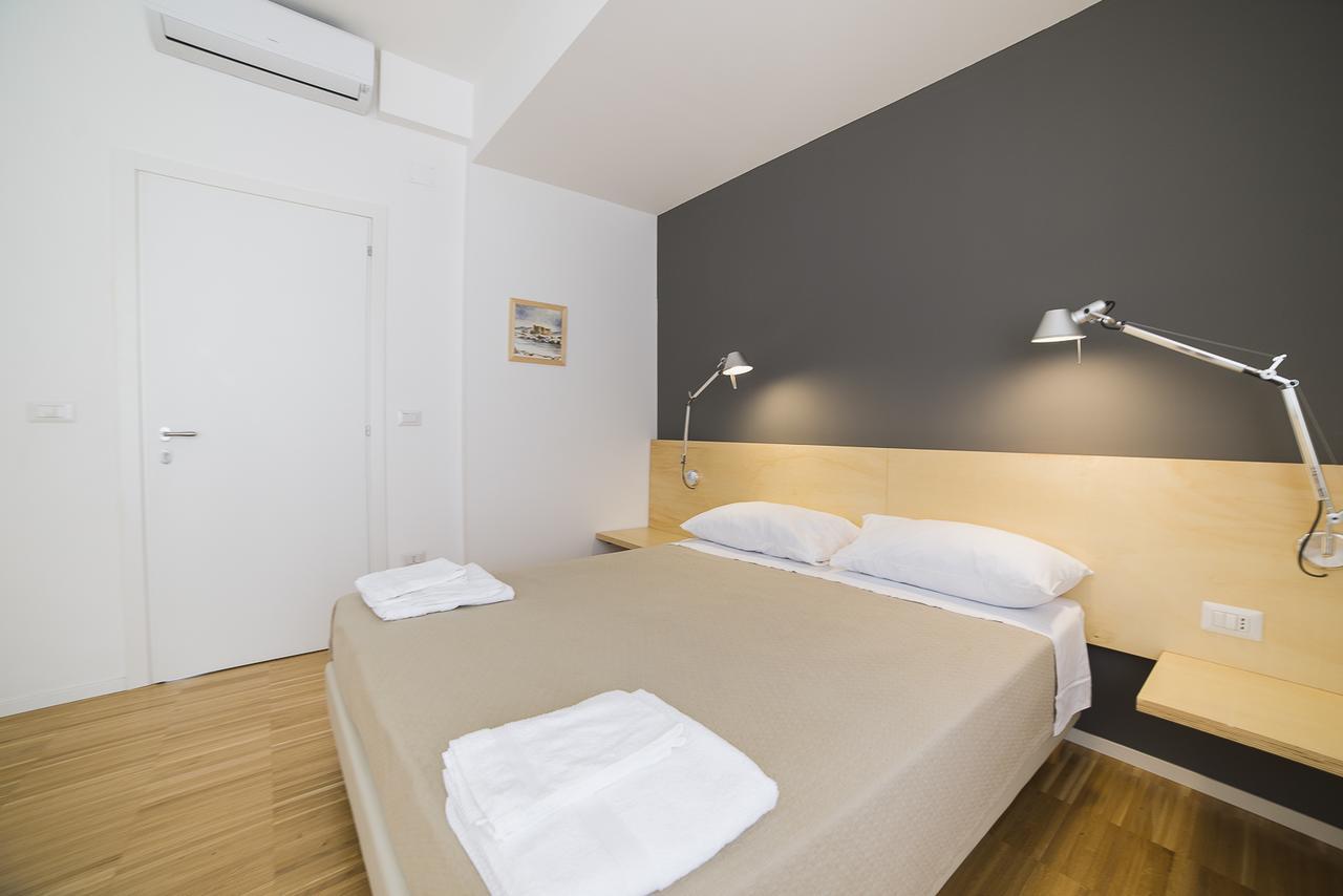 Le Stanze Di Piazza Dei Martiri Bed and Breakfast Napels Buitenkant foto