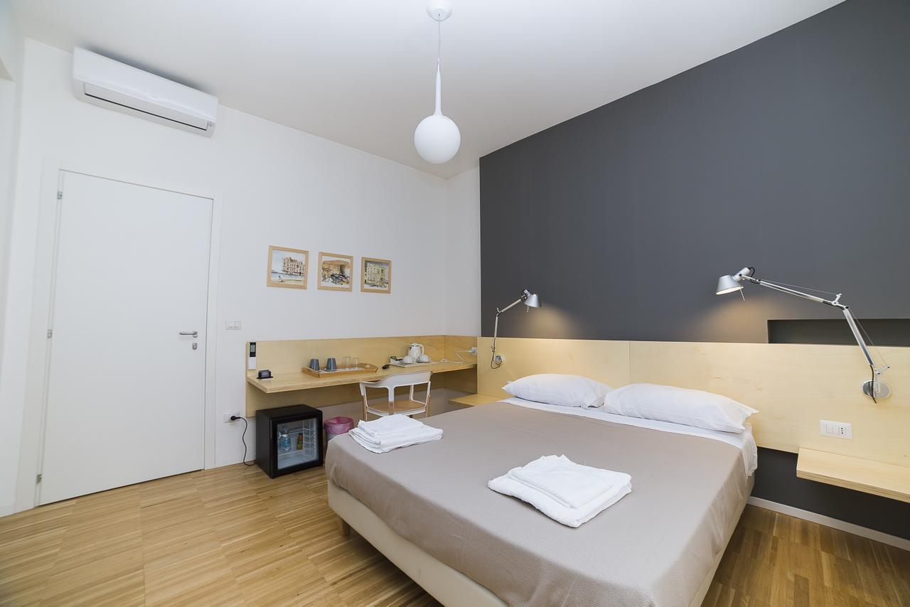 Le Stanze Di Piazza Dei Martiri Bed and Breakfast Napels Buitenkant foto